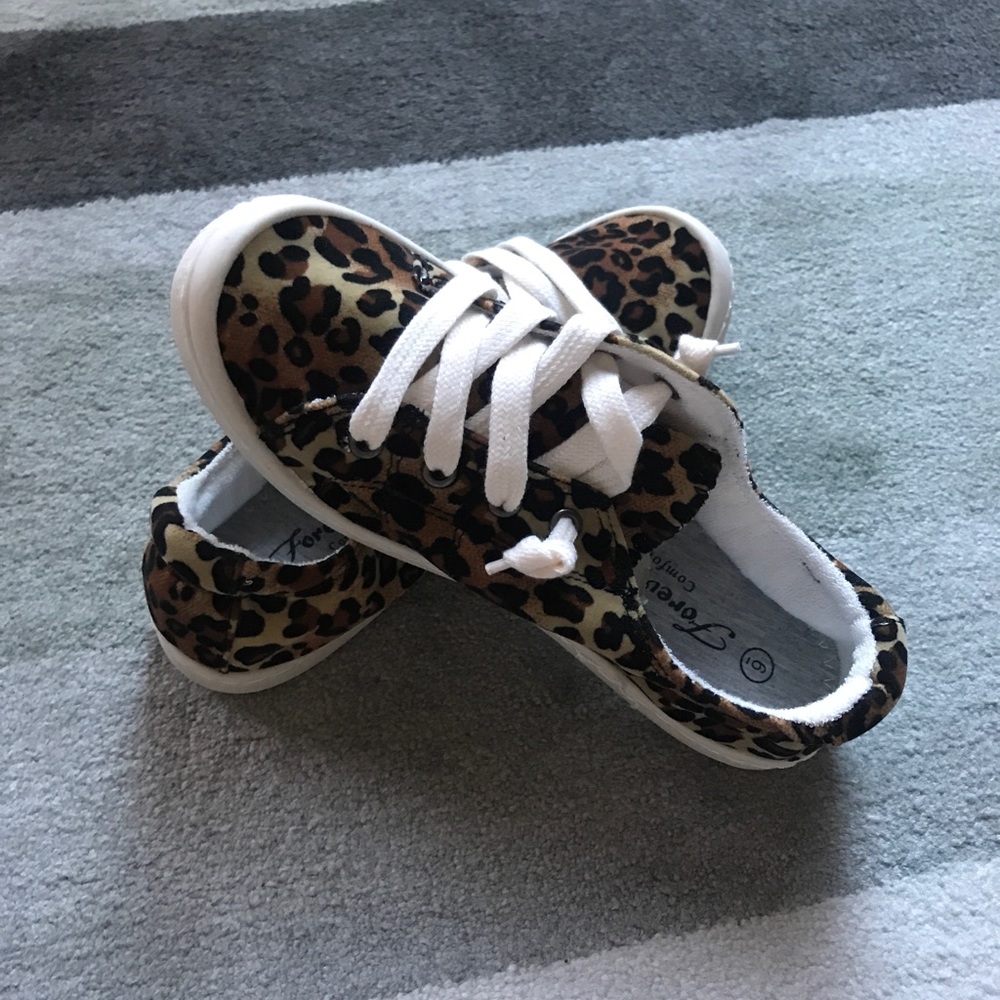⬇️only 6 left ,sale⚡️  Leopard Print Sneakers - Picture 4 of 8